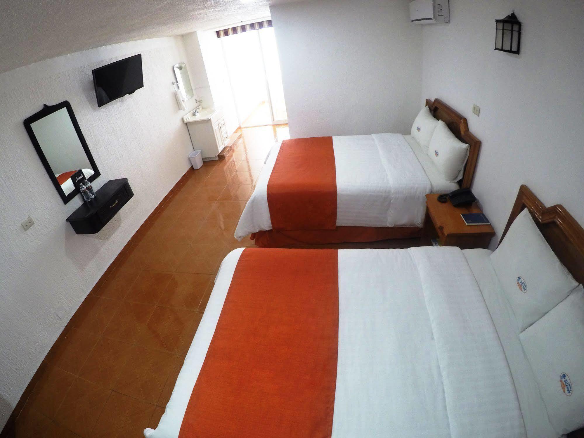 Hotel Atenas Xalapa Bagian luar foto