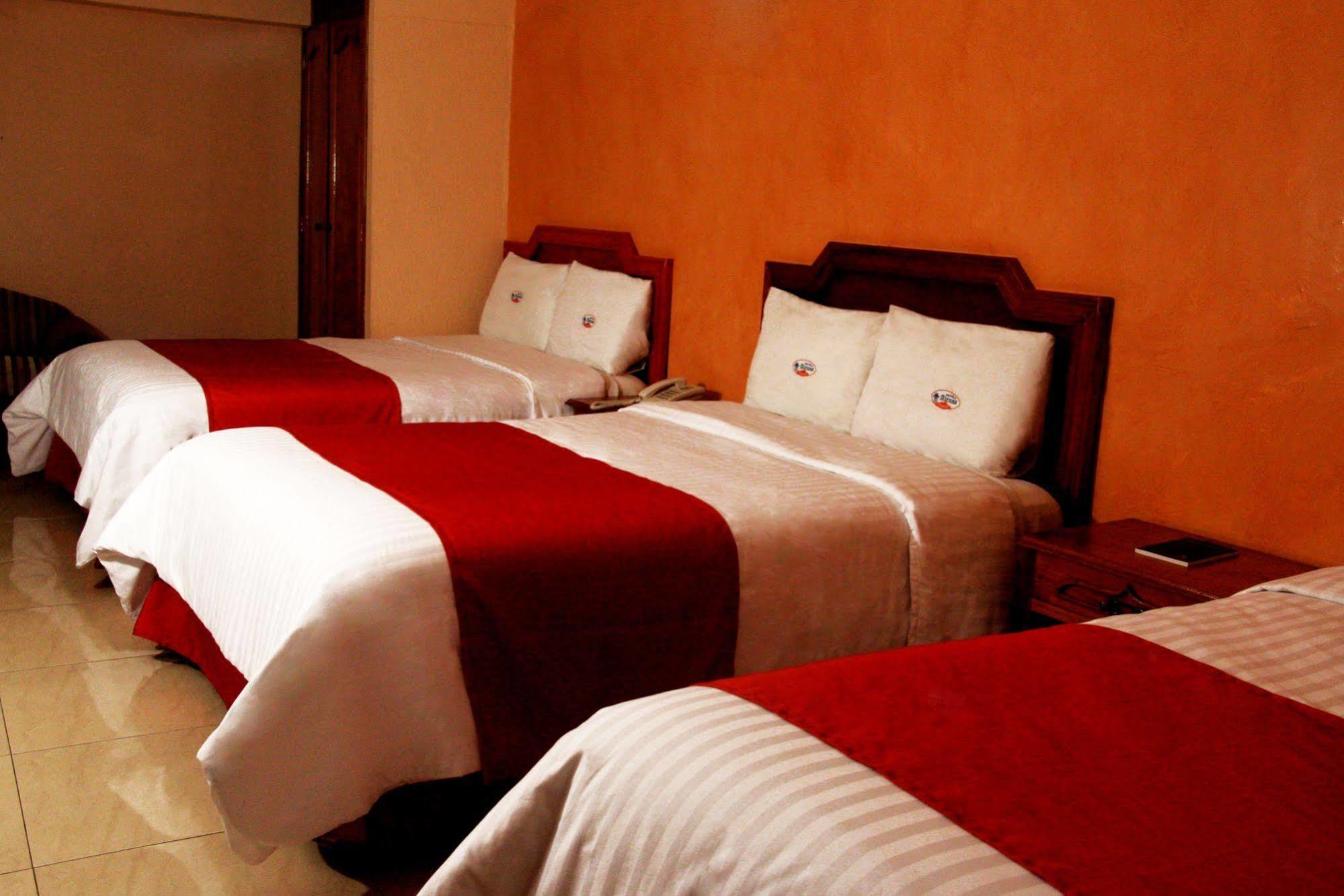 Hotel Atenas Xalapa Bagian luar foto